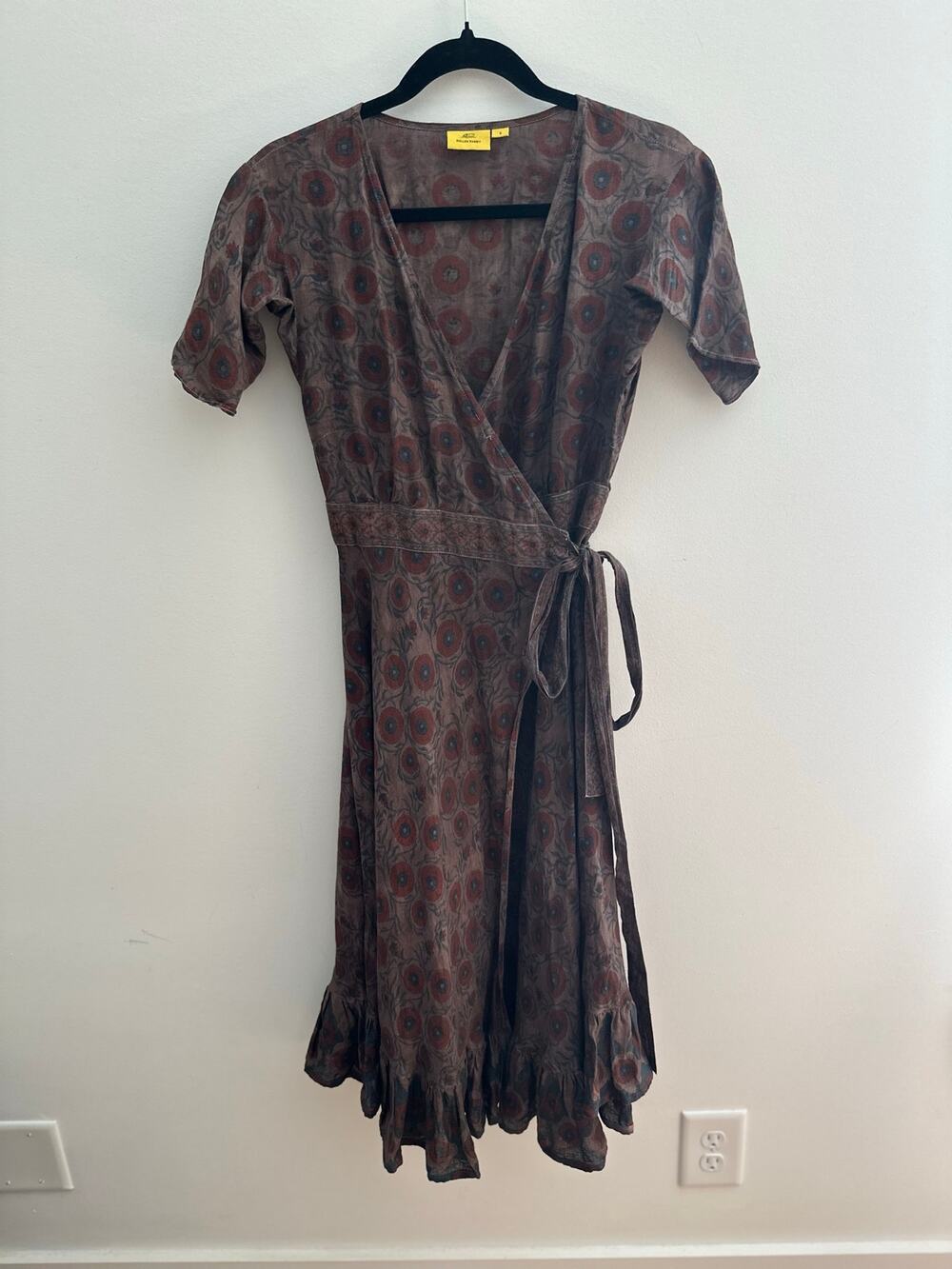 Roller Rabbit Floral Print Wrap Dress Womens Small Brown Short Sleeve Ruffle Hem